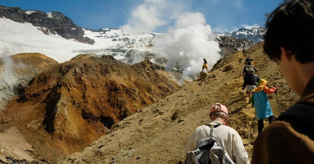 découvrez les volcans actifs, ces merveilles naturelles qui façonnent notre planète avec leur puissance et leur beauté. explorez leur fonctionnement, les risques qu'ils représentent et leur impact sur l'environnement.