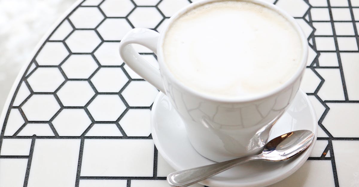 découvrez les bienfaits du lait, une boisson nutritive riche en calcium et en protéines. explorez ses différentes variétés et ses usages culinaires pour améliorer votre santé et votre bien-être.