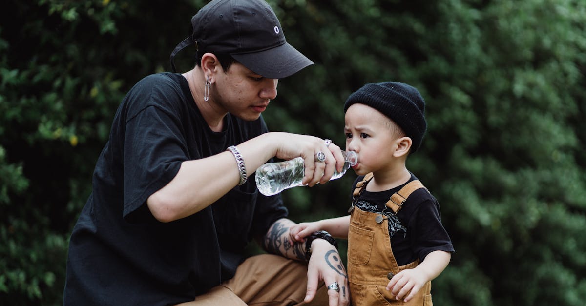 découvrez l'art des tatouages familiaux, une manière unique d'exprimer vos liens avec vos proches grâce à des designs personnalisés et significatifs. explorez les différentes idées pour immortaliser votre amour et votre connexion familiale à travers l'encre.