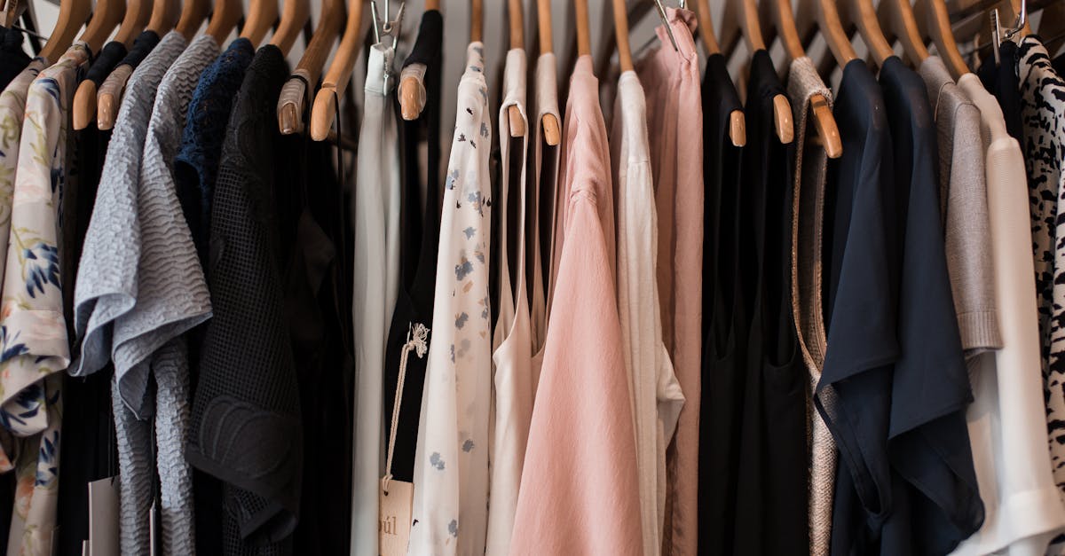 découvrez les dernières tendances de la mode et laissez-vous inspirer par les styles incontournables de cette saison. restez à la pointe de la mode avec nos conseils sur les vêtements, accessoires et looks à adopter pour affirmer votre personnalité.