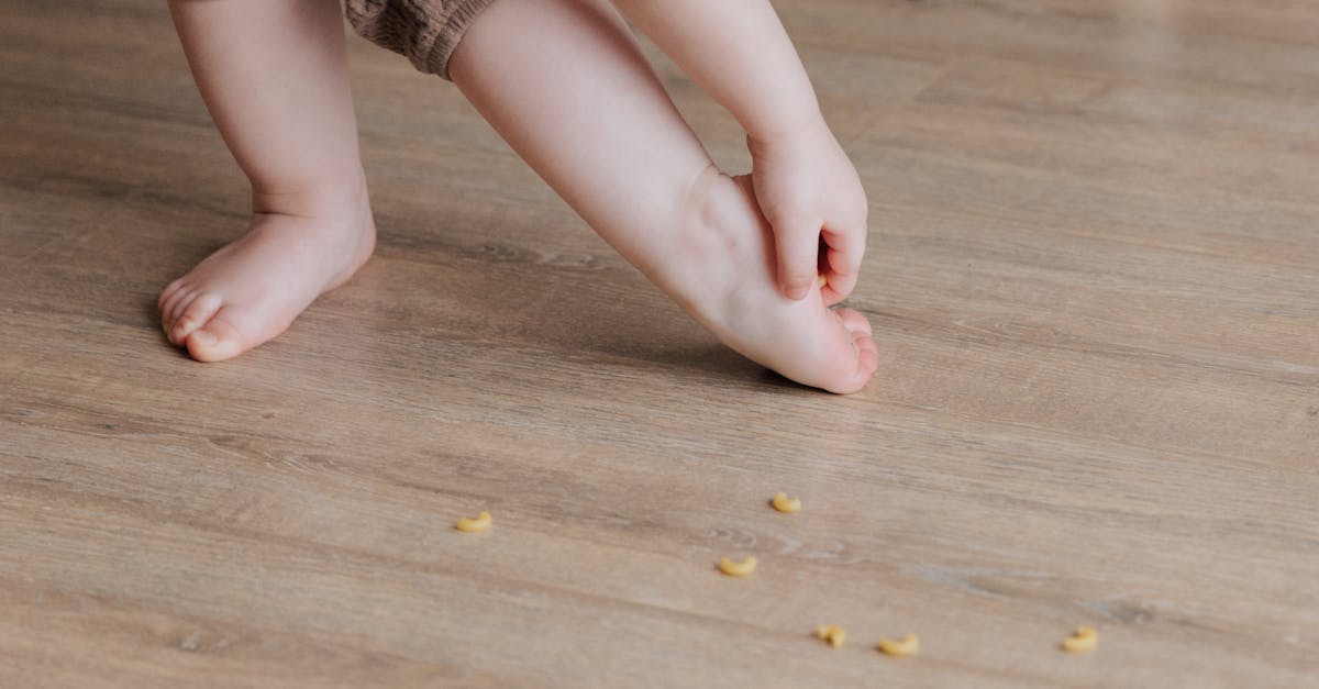 découvrez tout sur les mouvements fœtaux : leur importance, quand les ressentir et comment suivre le développement de votre bébé pendant la grossesse.