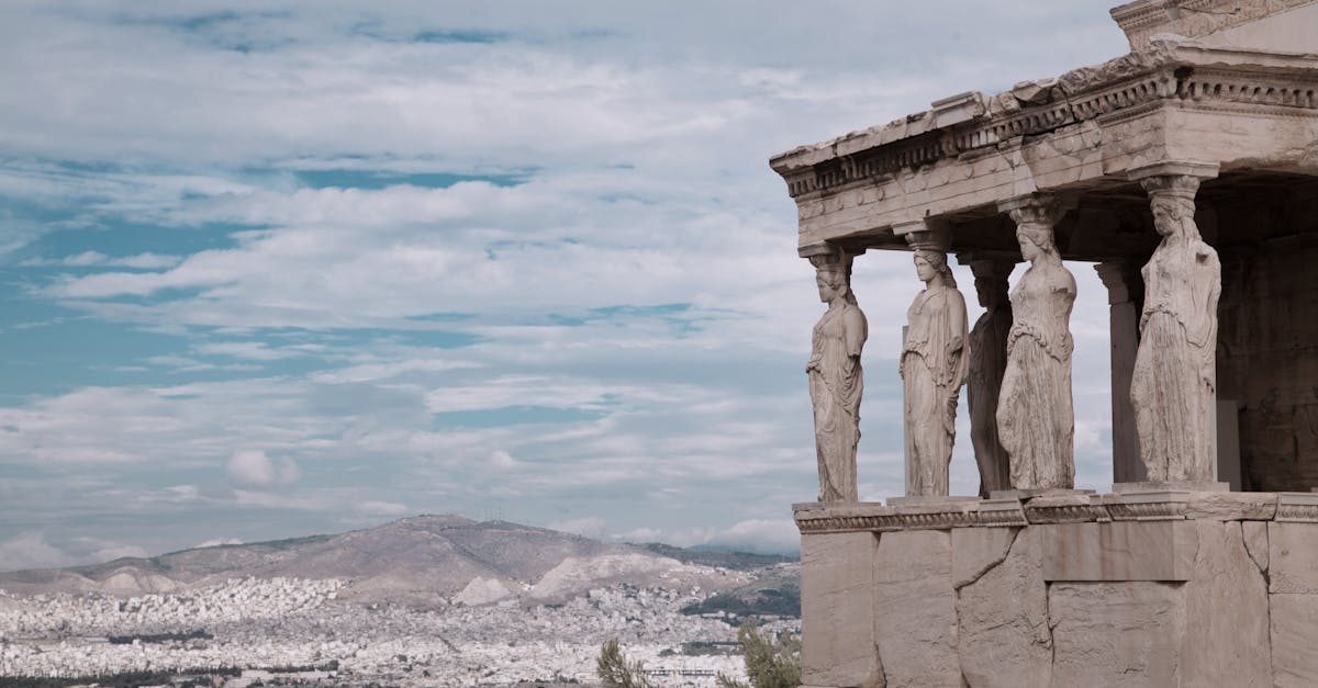 découvrez la richesse et l'histoire des prénoms grecs traditionnels. explorez la signification, l'origine et la popularité des noms grecs, et trouvez l'inspiration pour nommer votre enfant ou enrichir votre culture. plongez dans l'univers fascinant des noms qui ont traversé les âges en grèce.