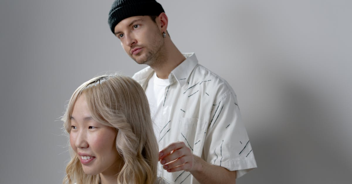 découvrez notre service de transformation capillaire qui revitalise et réinvente votre look. que ce soit pour une coupe audacieuse, une couleur saisissante ou des extensions glamour, notre équipe d'experts est là pour vous accompagner dans votre métamorphose. offrez-vous une nouvelle allure et révélez votre beauté unique!