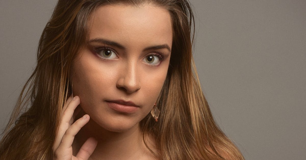 découvrez la beauté et l'intensité des yeux noisette. explorez les nuances fascinantes qui rendent les yeux noisette uniques et captivants, révélant la profondeur et l'émotion qu'ils peuvent transmettre.