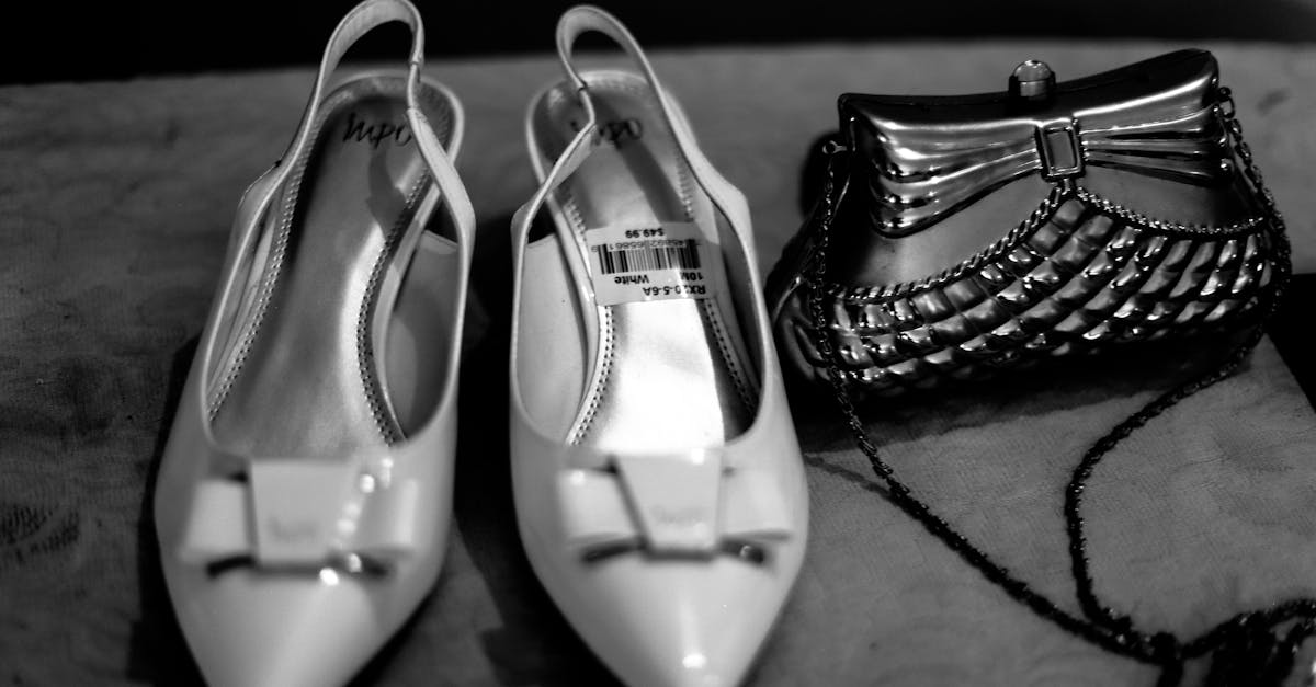 découvrez les slingbacks, ces chaussures élégantes et polyvalentes qui allient confort et style. parfaites pour toutes les occasions, elles ajoutent une touche de sophistication à votre tenue tout en offrant un maintien agréable. explorez notre collection pour trouver le modèle idéal.