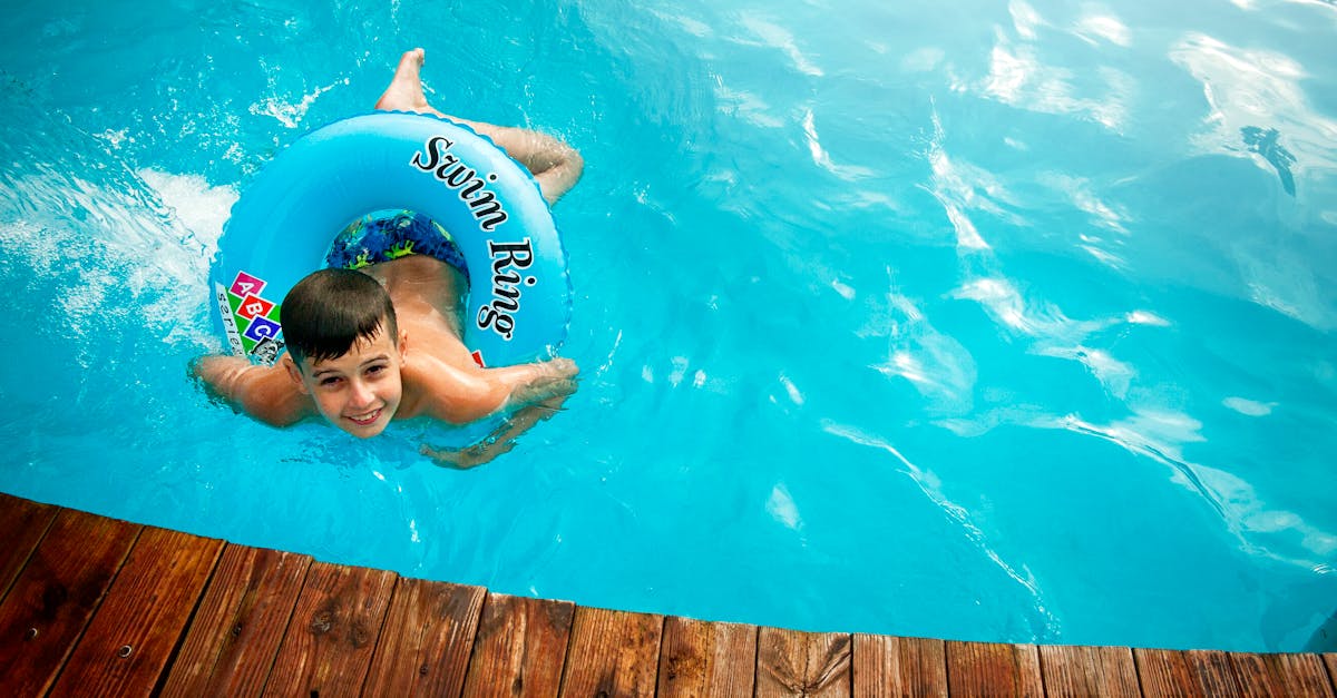 découvrez l'univers de la natation avec nos conseils, techniques et astuces pour améliorer votre style, que vous soyez débutant ou nageur expérimenté. plongez dans l'eau et apprenez à maîtriser les différentes nages tout en développant votre endurance et votre plaisir aquatique.