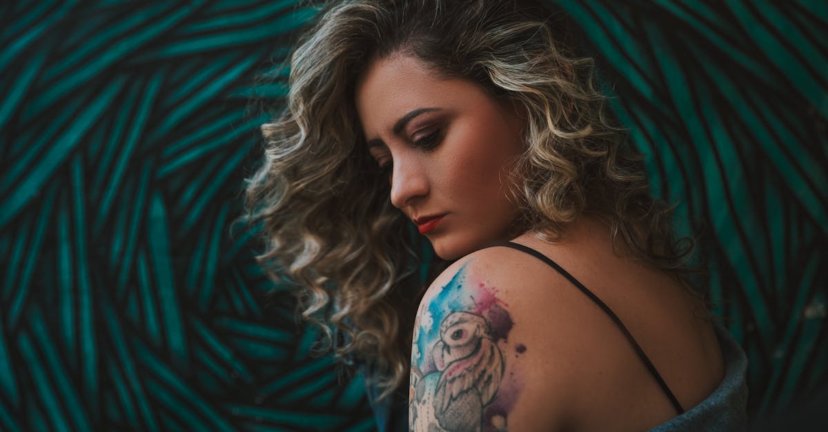 découvrez les dernières tendances en matière de tatouages : styles, motifs et techniques innovants qui feront sensation cette année. inspirez-vous des créations uniques des artistes tatoueurs et trouvez le tatouage parfait pour exprimer votre personnalité.