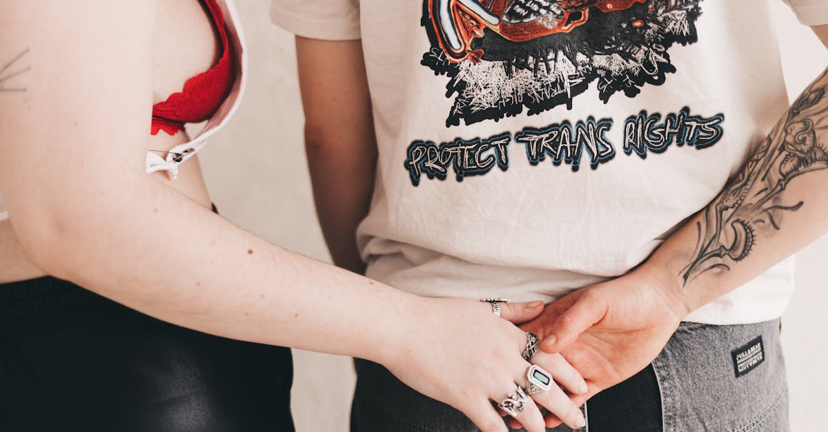 découvrez des idées originales de tatouages d'amitié pour célébrer votre lien unique. inspirez-vous de designs symboliques et tendances pour partager un message fort avec votre meilleur(e) ami(e) !