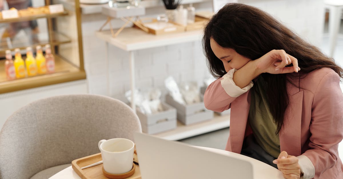découvrez tout sur la coqueluche, une infection respiratoire contagieuse, ses symptômes, sa prévention, et son traitement. informez-vous pour protéger votre santé et celle de vos proches.