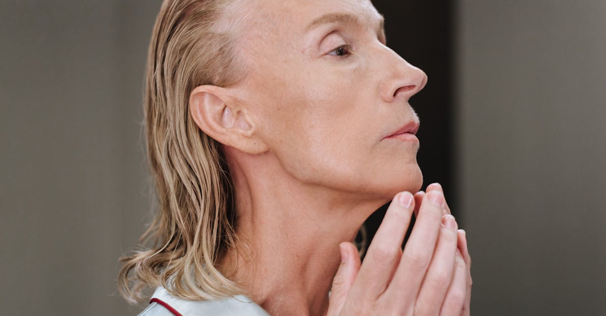 découvrez notre crème anti-âge : une formule innovante pour réduire rides et ridules, hydrater intensément et retrouver une peau plus lisse, ferme et éclatante de jeunesse.
