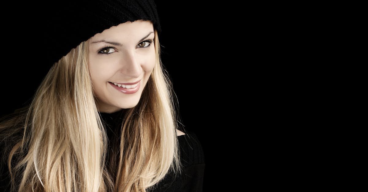 découvrez l'univers fascinant des blondes : origine, styles capillaires, stéréotypes et conseils d'entretien pour une chevelure éclatante. idées, inspirations et astuces pour sublimer vos cheveux blonds.