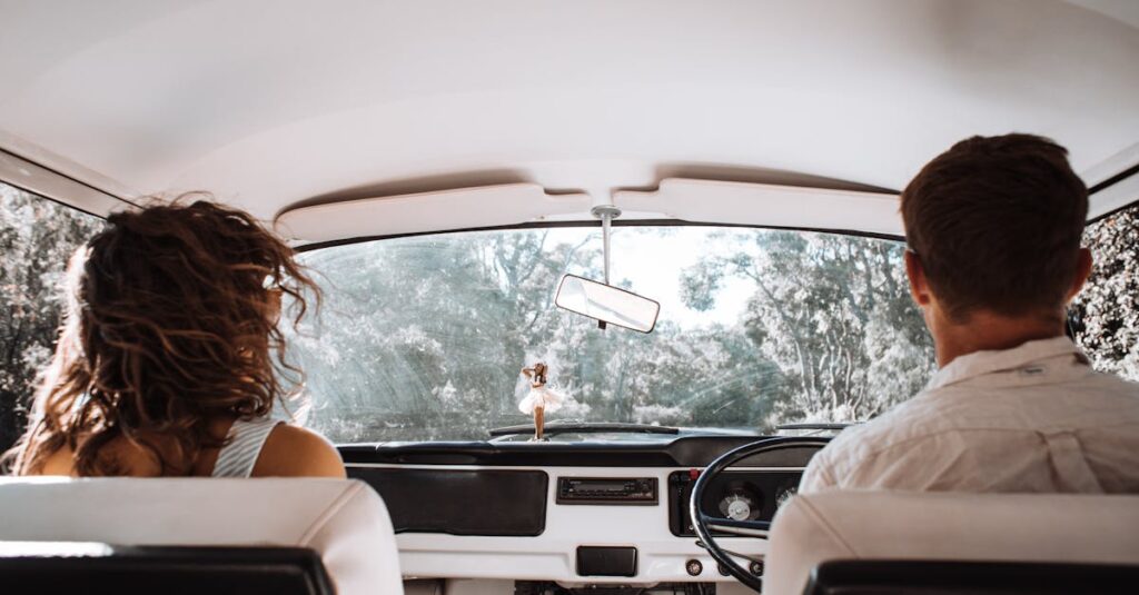 découvrez les règles essentielles concernant l'utilisation du siège avant en voiture : âge minimum, exigences de sécurité et conseils pour voyager en toute sécurité avec vos passagers.