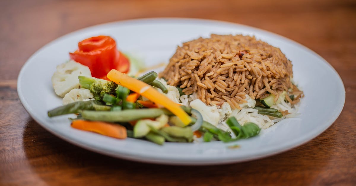 découvrez les équivalences en cuisine pour réussir toutes vos recettes : conversions de mesures, poids, volumes et astuces pratiques pour simplifier vos préparations culinaires.