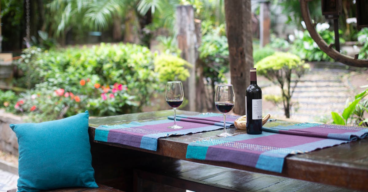 découvrez notre sélection de mobilier de jardin élégant et confortable pour sublimer vos espaces extérieurs. profitez de meubles robustes et design pour des moments conviviaux en plein air.