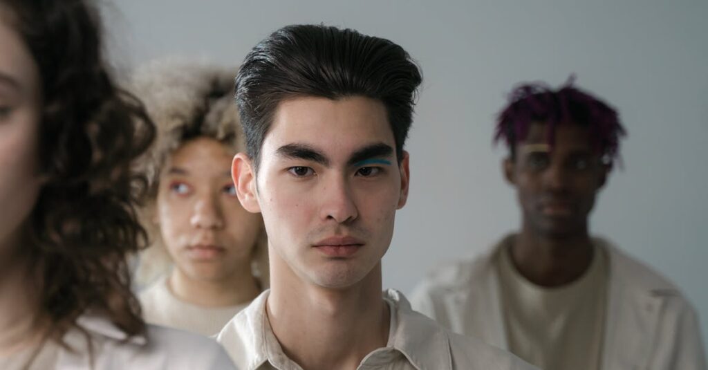 découvrez les coiffures tendance du moment : coupes, couleurs et styles originaux pour révéler votre personnalité. inspirez-vous des dernières tendances capillaires adaptées à toutes les longueurs et textures de cheveux !
