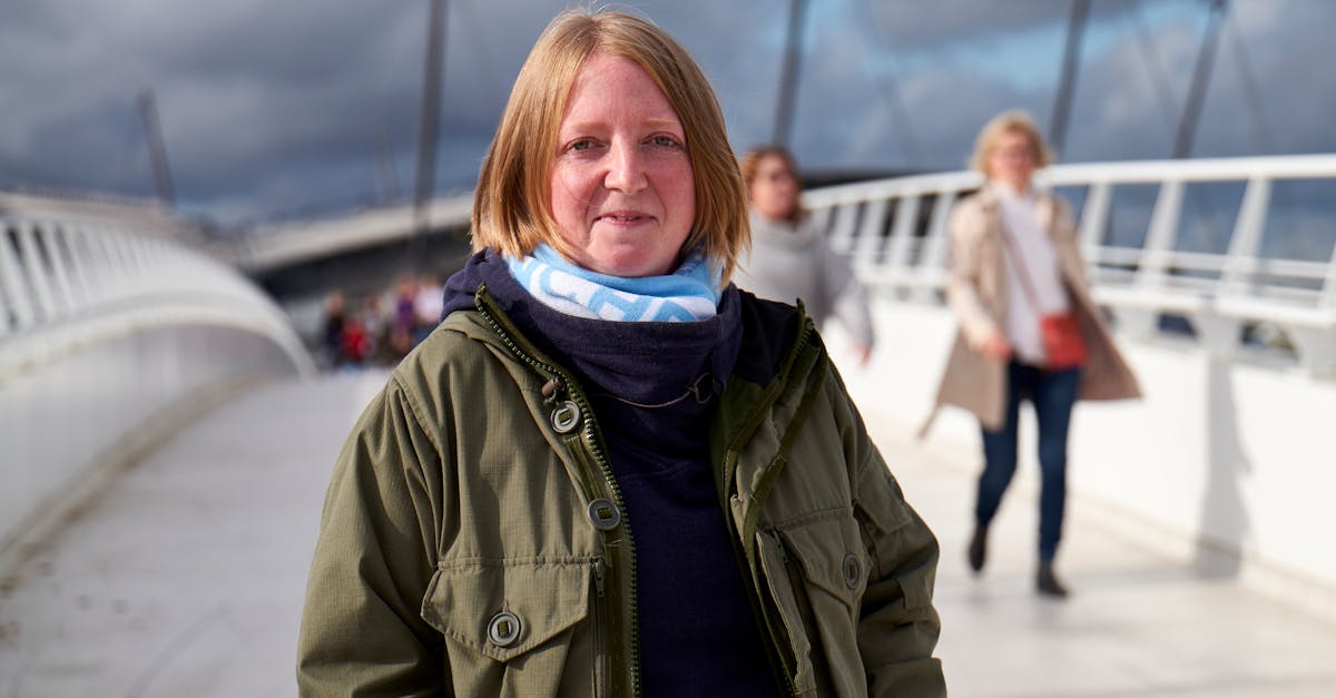 découvrez le style intemporel et élégant de la coupe au carré, idéale pour un look moderne et facile à entretenir.