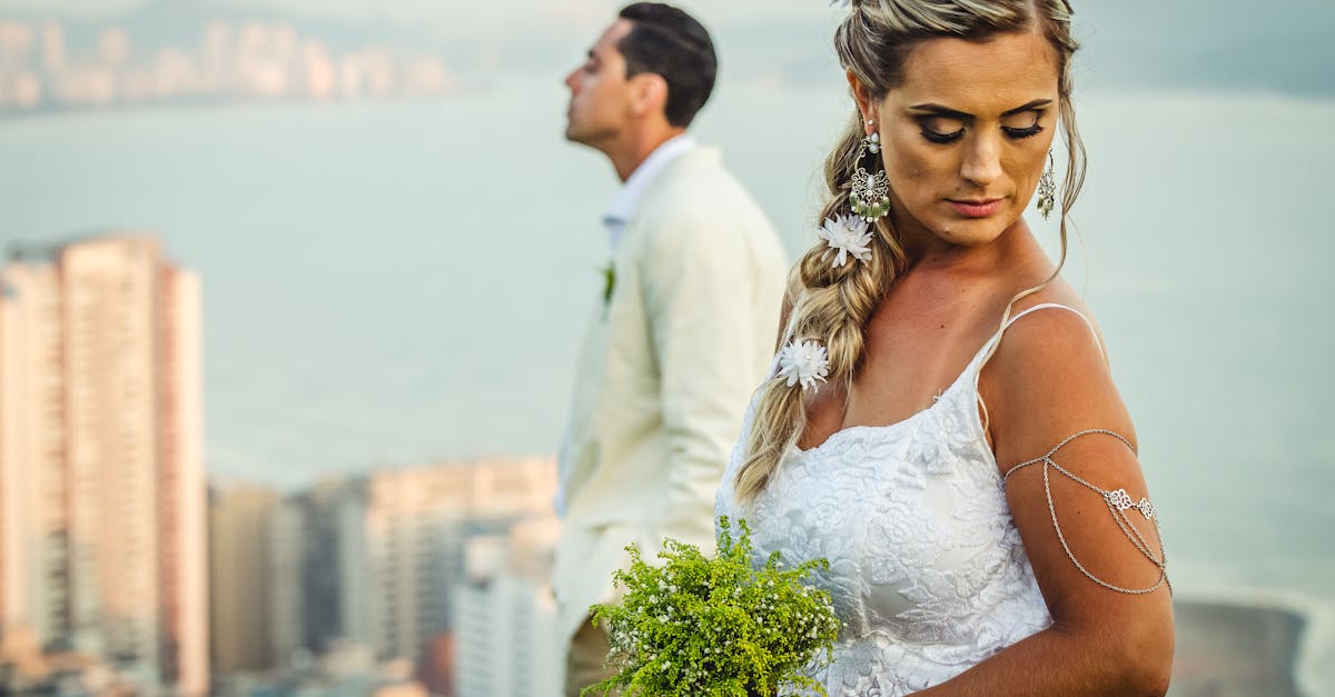 découvrez des coiffures de mariée élégantes et tendance pour sublimer votre jour j. inspirez-vous de nos idées cheveux pour un look parfait.