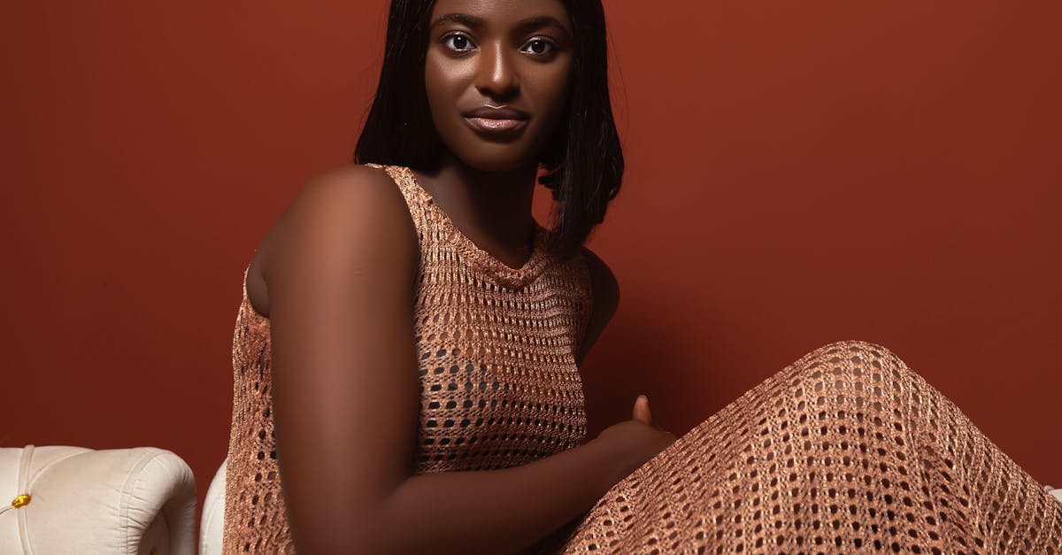 découvrez la beauté des cheveux bruns glacés, une nuance riche et lumineuse qui apporte éclat et profondeur à votre coiffure.