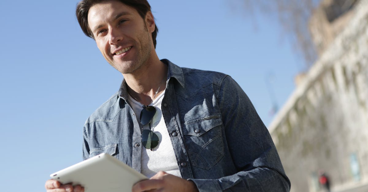 découvrez notre sèche-cheveux intelligent alliant technologie avancée et performance pour un coiffage rapide, efficace et personnalisé.