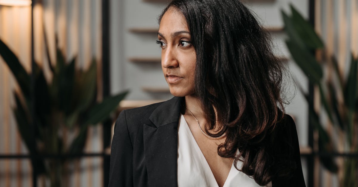 découvrez le smart hair dryer, un sèche-cheveux intelligent alliant technologie avancée et soins personnalisés pour des cheveux impeccables et protégés.