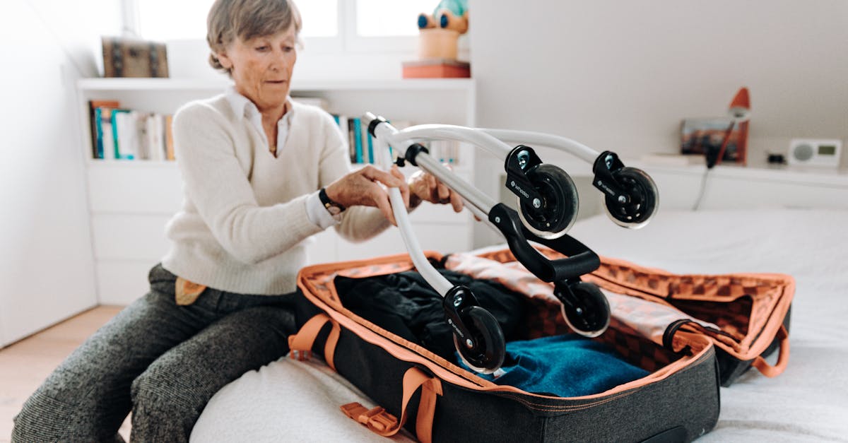 découvrez notre valise compacte idéale pour vos déplacements : légère, pratique et facile à transporter.