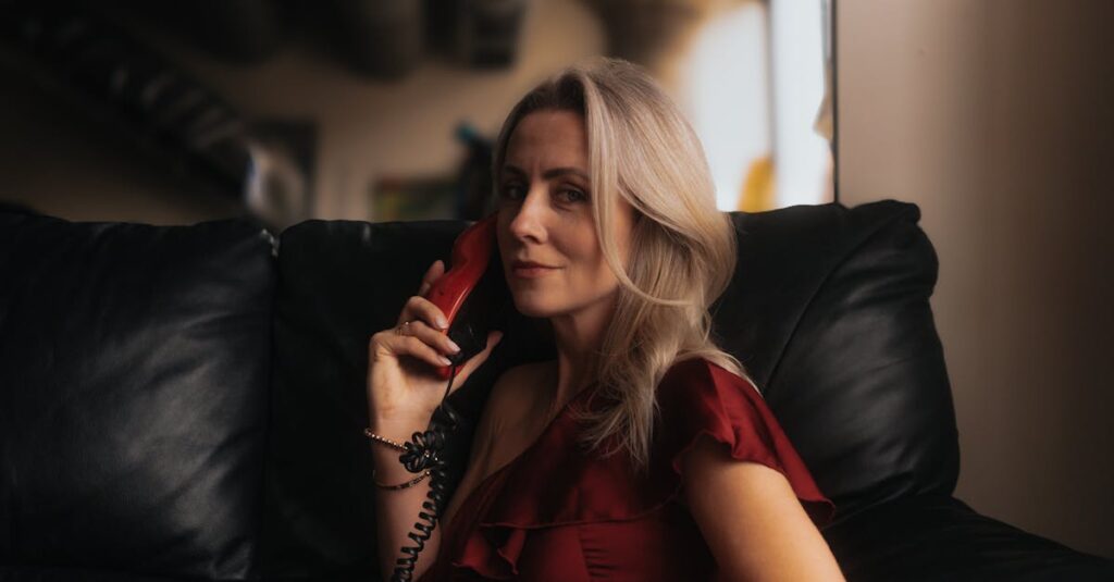 découvrez ghost blonde, une série captivante mêlant mystère et suspense autour d'une énigmatique figure blonde. plongez dans un univers fascinant où chaque épisode dévoile de nouveaux secrets.