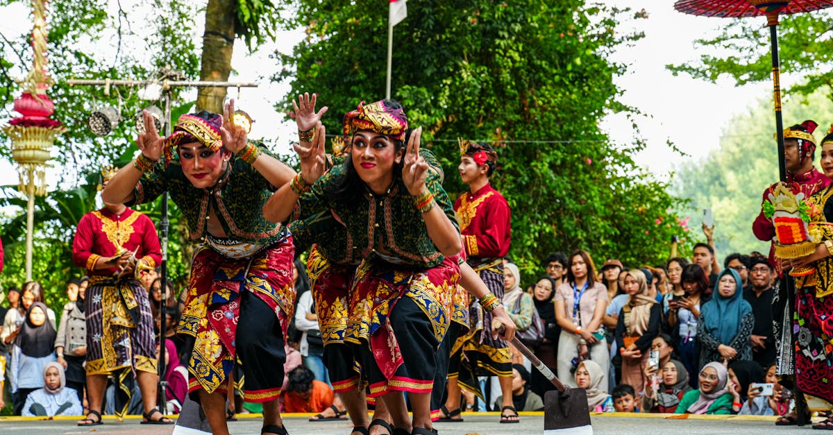 découvrez les artistes qui ont illuminé la cérémonie d'ouverture des jeux olympiques, alliant talent et créativité pour un spectacle inoubliable.