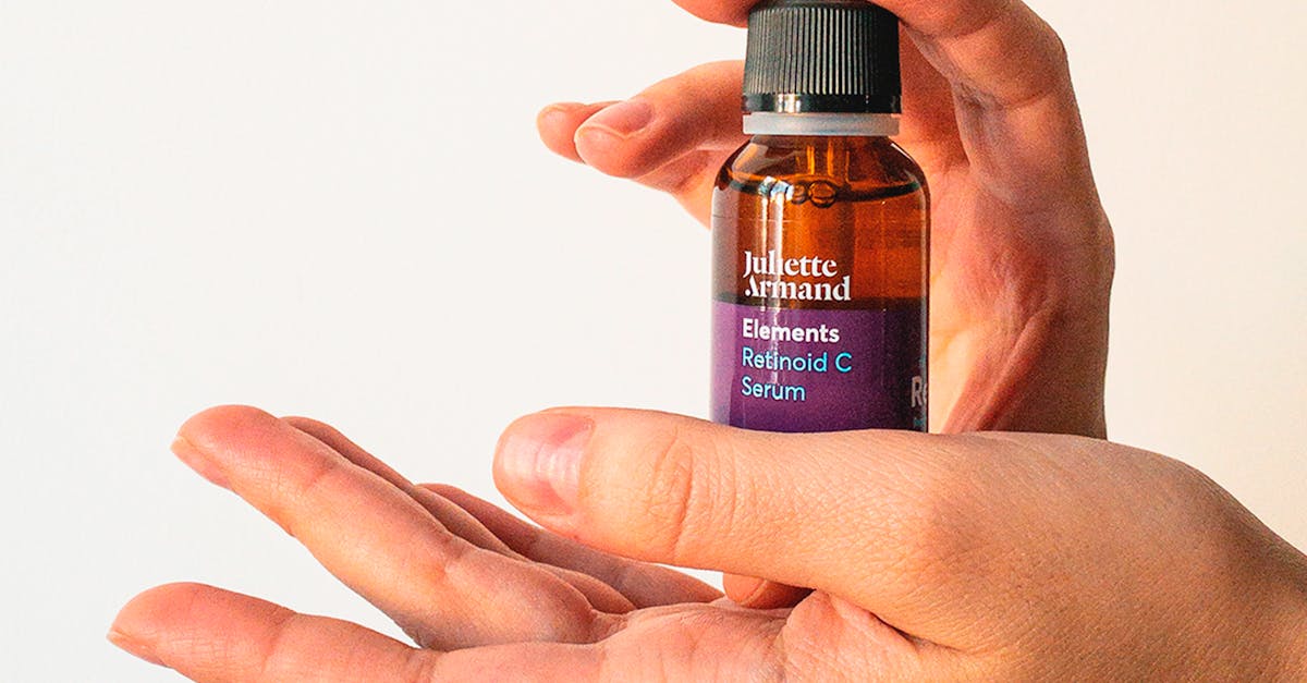 découvrez nos french nails éclatantes pour un look lumineux et élégant. sublimez vos ongles avec notre style glow french nails, parfait pour toutes les occasions.