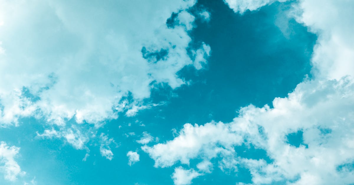 découvrez les causes et les solutions pour les paupières gonflées. conseils santé et beauté pour soulager et traiter les paupières enflées efficacement.