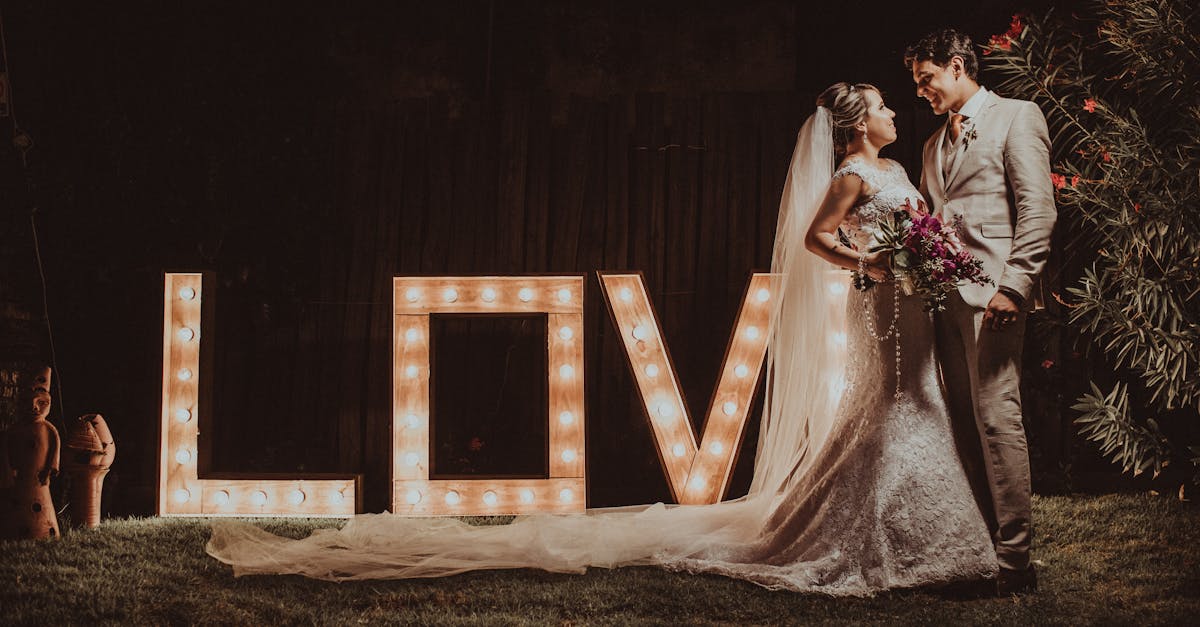 découvrez les signes révélateurs qu'un homme est amoureux, ses comportements et sentiments qui montrent son attachement sincère.